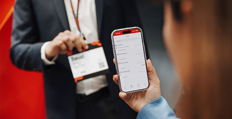 Digitale Leaderfassung auf der Messe mit der Scan2Lead Smartphone-App.